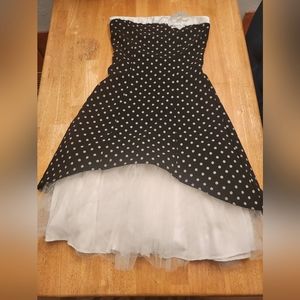 Junior's cocktail dress size 9 black and white polka dot